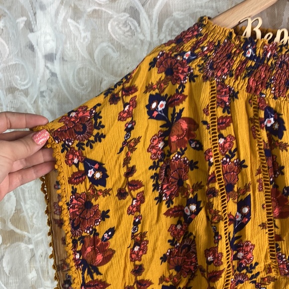 Coco + Jaimeson Boho Chic Off The Shoulder Mustard yellow retro floral Fall M - Picture 4 of 15